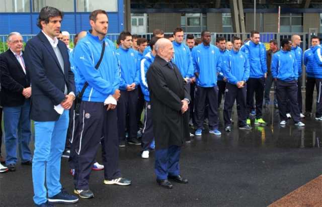 Igrači Dinama odali počast poginulim Bad Blue Boysima!