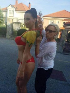 Tina Angel, Nives