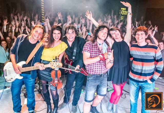 Božićni poklon obožavateljima: Grupa Silente!