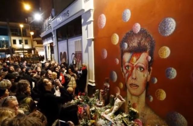 Video: Obožavatelji slave život Davida Bowieja – Starman