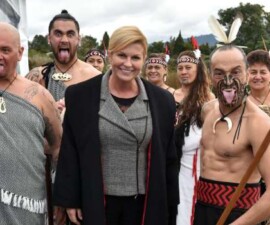 Kolinda Grabar-Kitarović na Novom Zelandu posjetila centar Hobbiton