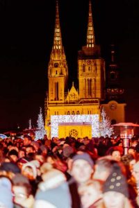 Advent u Klovićevim dvorima