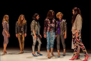 Djevojke u ljetnim haljinama volim