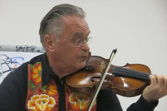 Nova premijera: Miha s Parzivalom – violina preobrazbe