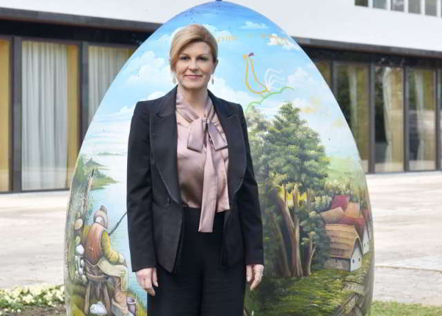 Video: Predsjednica Kolinda Grabar-Kitarović čestitala Uskrs