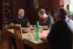 Ljubav je jača od minobacača