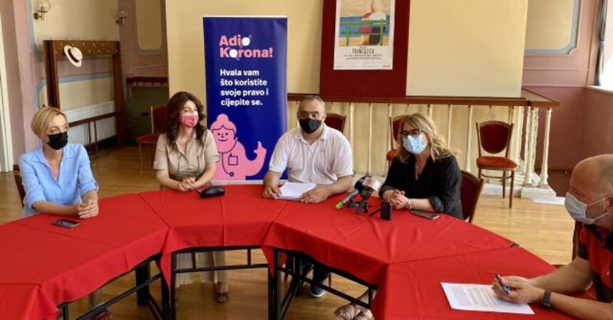 Kampanja Adio korona: Poklon gledateljima predstava Francuzica