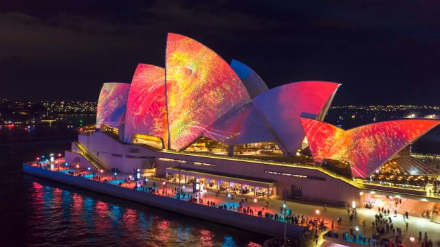 Australija